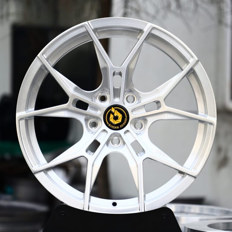 Porsche 911 wheels – Brushed Silver 5 Y-Spoke, front view
