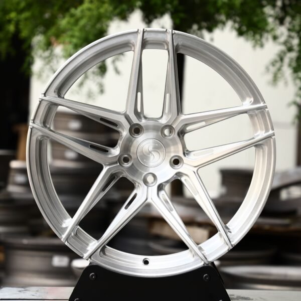 Toyota GR86 wheels – Brushed Silver 5 Y-Spoke Side-Milled, front view