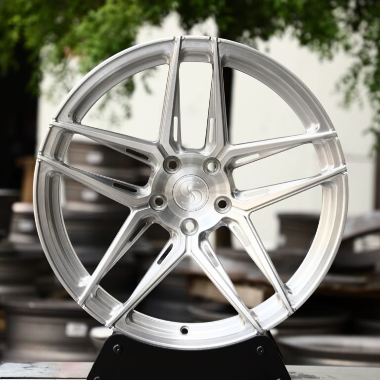 Toyota GR86 wheels – Brushed Silver 5 Y-Spoke Side-Milled, front view