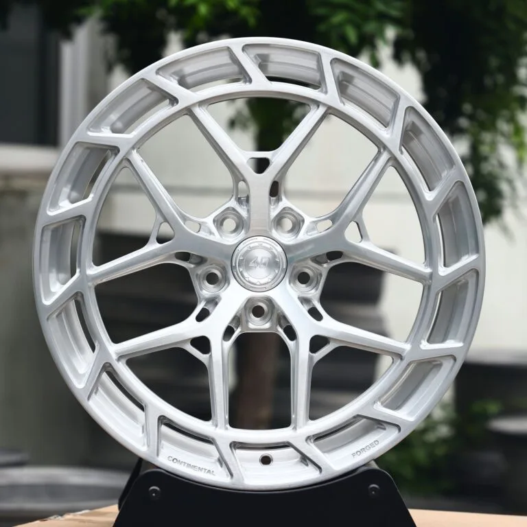 Audi RS3 wheels – Brushed Silver Directional Milled, front view