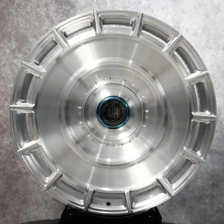 Porsche 911 wheels – Brushed Silver Full-Face Floating Cap, front view