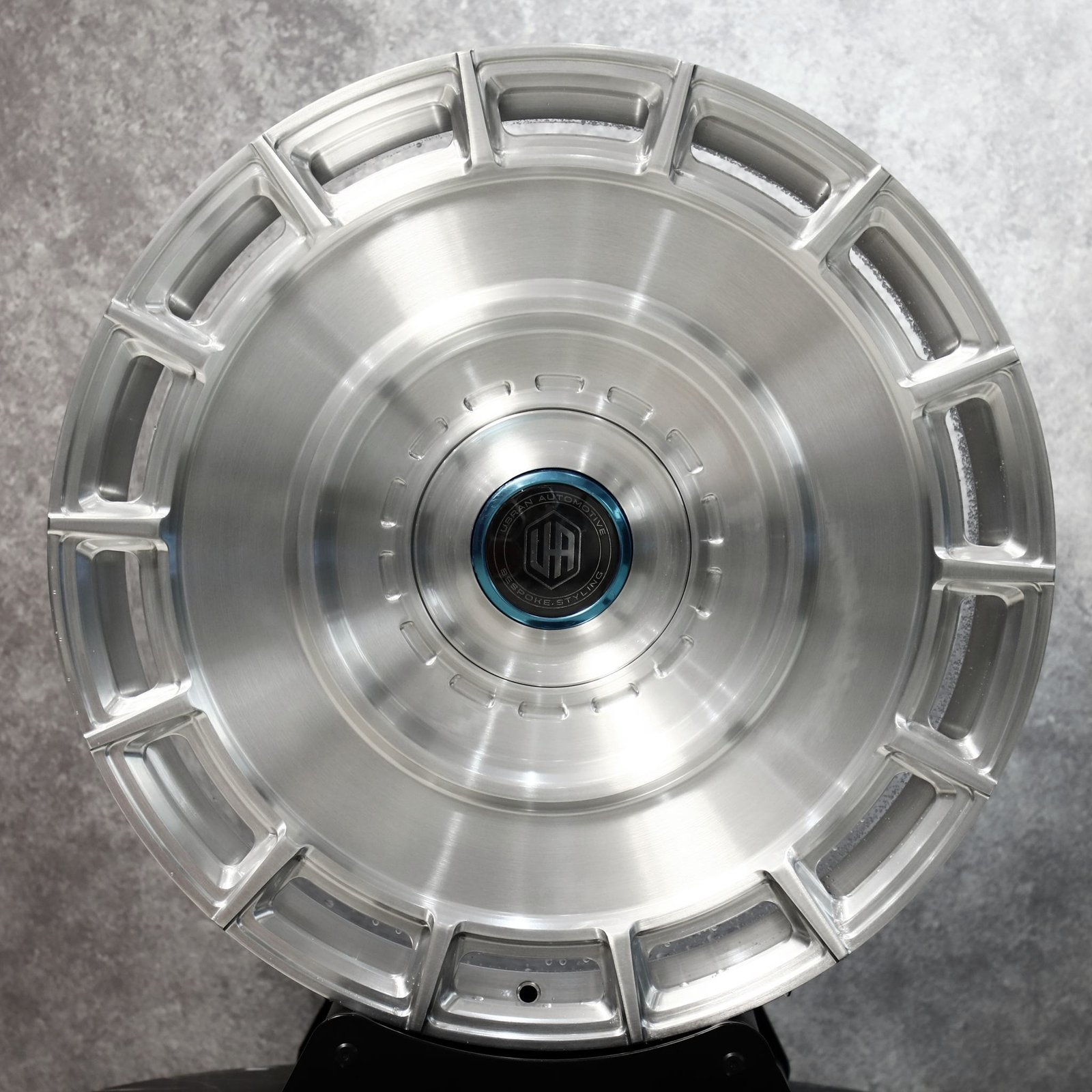 Porsche 911 wheels – Brushed Silver Full-Face Floating Cap, front view