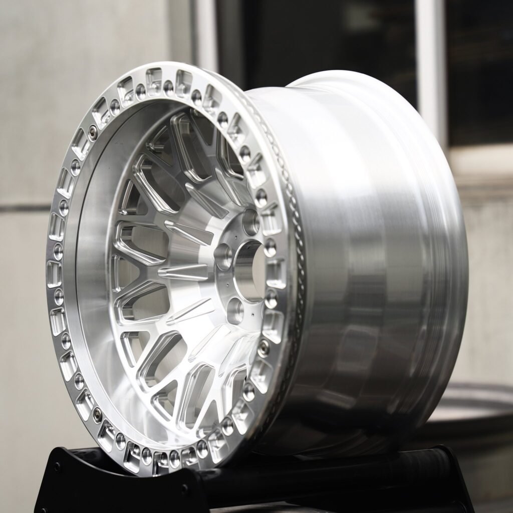 Jeep Gladiator wheels – Brushed Silver Mesh, lip and barrel detail