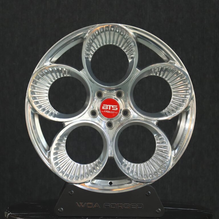 Ford Mustang wheels – BTS Polished Silver 5-Hole, front view