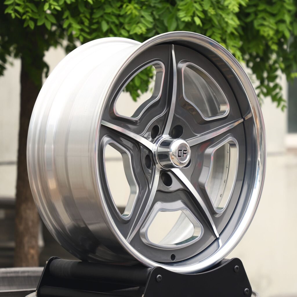 BMW M4 F82 wheels – CF Matte Silver 2-Piece Deep Lip, lip and barrel detail