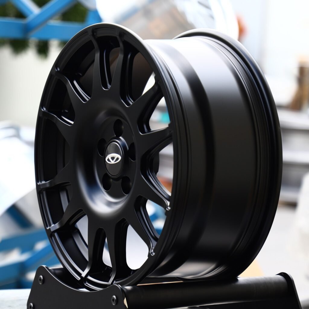 6x139.7 wheels – Gloss Black Full-Face, side view