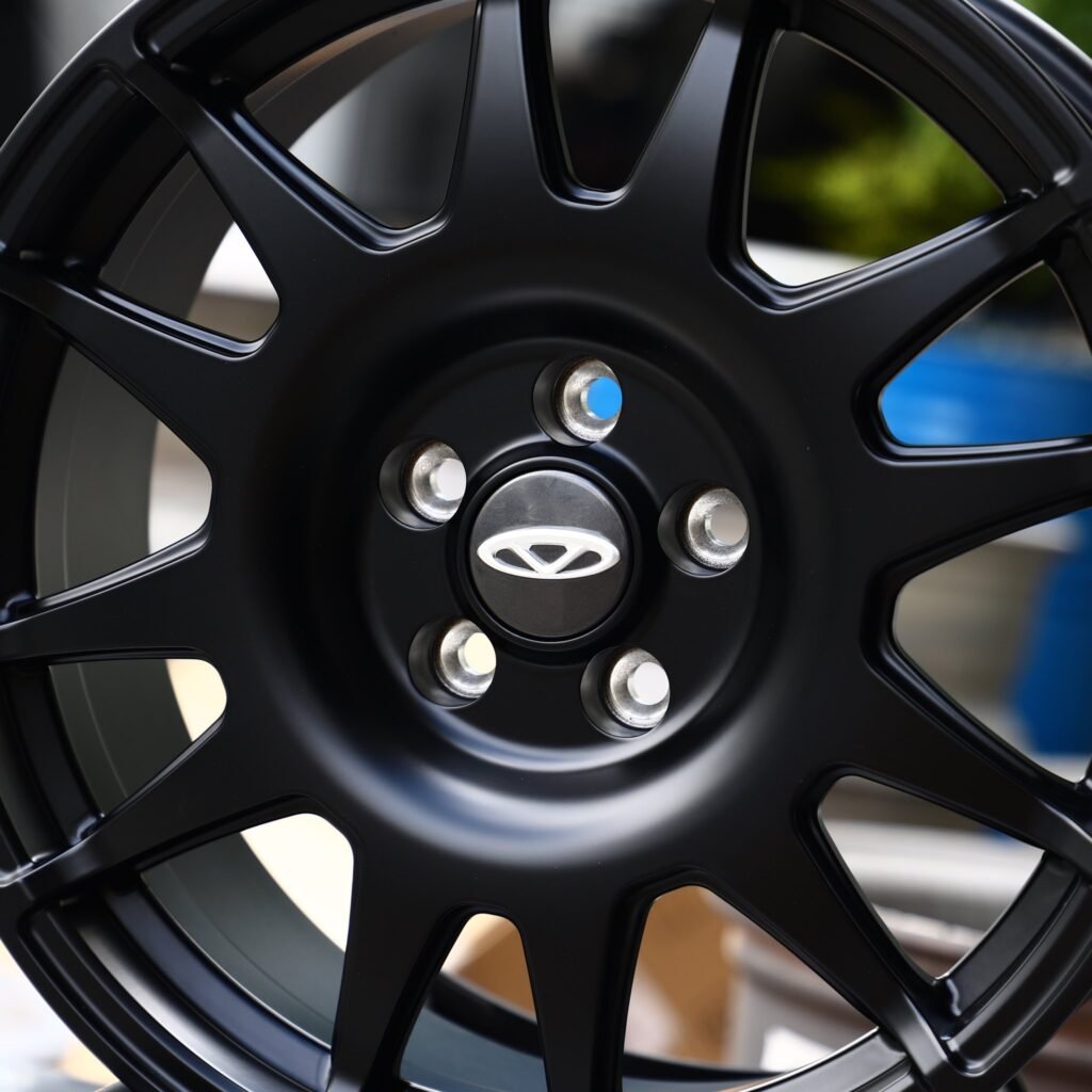 Chevrolet Silverado 1500 wheels – Gloss Black Full-Face, lip and barrel detail