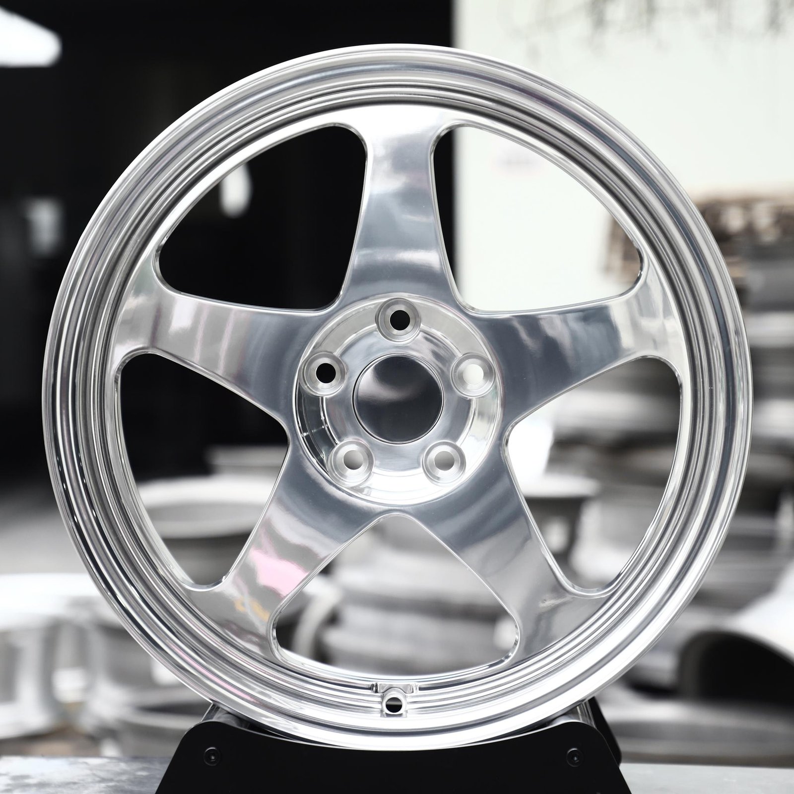 Chevrolet Corvette C7 wheels – Polished 5-Spoke Deep Lip, front view