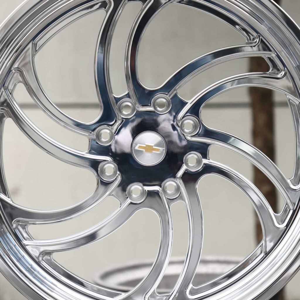 Chevrolet Silverado 2500HD wheels – Mirror Polished Spiral Multi-Spoke (Chevrolet OEM-Style), lip and barrel detail
