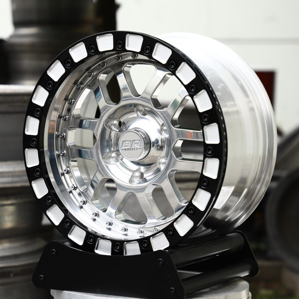 Ford F-150 wheels – Polished / Black Mesh Beadlock, angled view