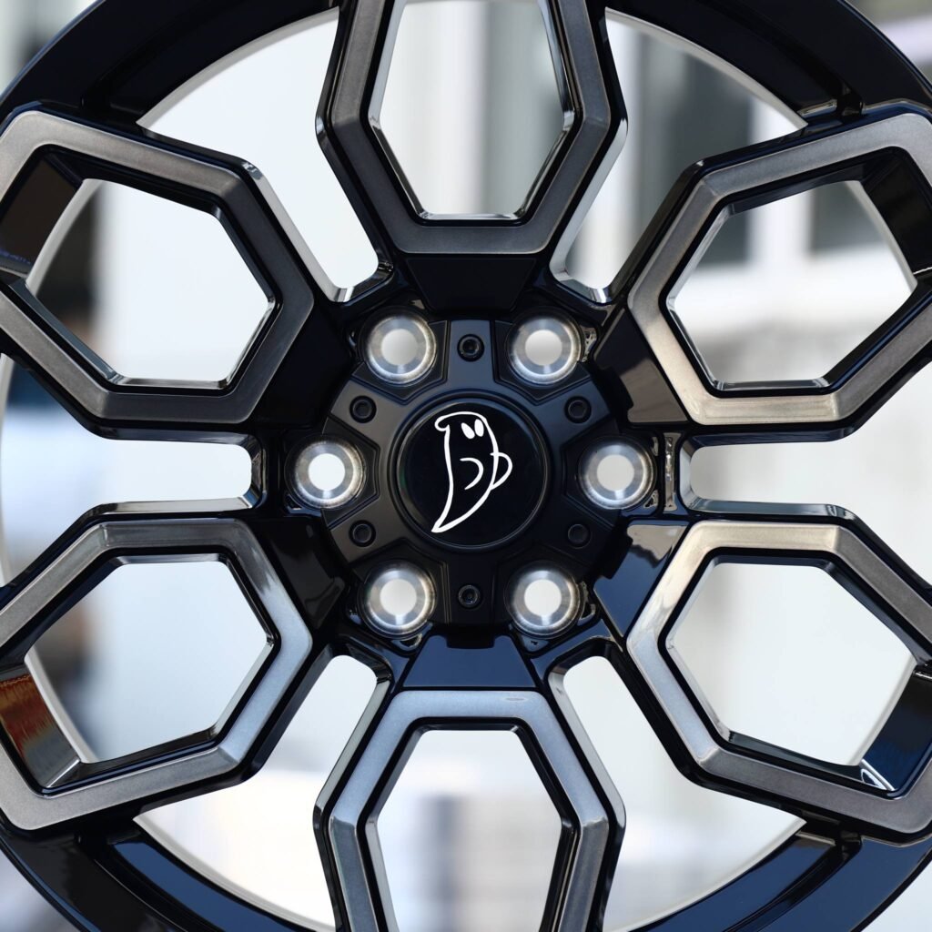Toyota 4Runner wheels – Gloss Black Machined Petal, lip and barrel detail
