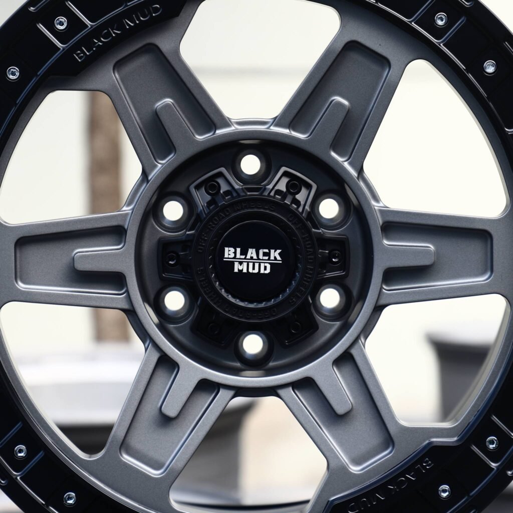 Toyota 4Runner wheels – Gunmetal / Black 6-Spoke Beadlock, lip and barrel detail