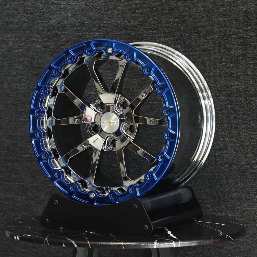 Chevrolet Suburban wheels – Chrome 5 V-Spoke Beadlock (Chevrolet OEM-Style), lip and barrel detail