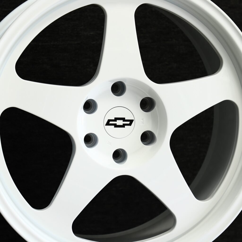 Chevrolet Suburban wheels – Gloss White 5-Spoke (Chevrolet OEM-Style), lip and barrel detail