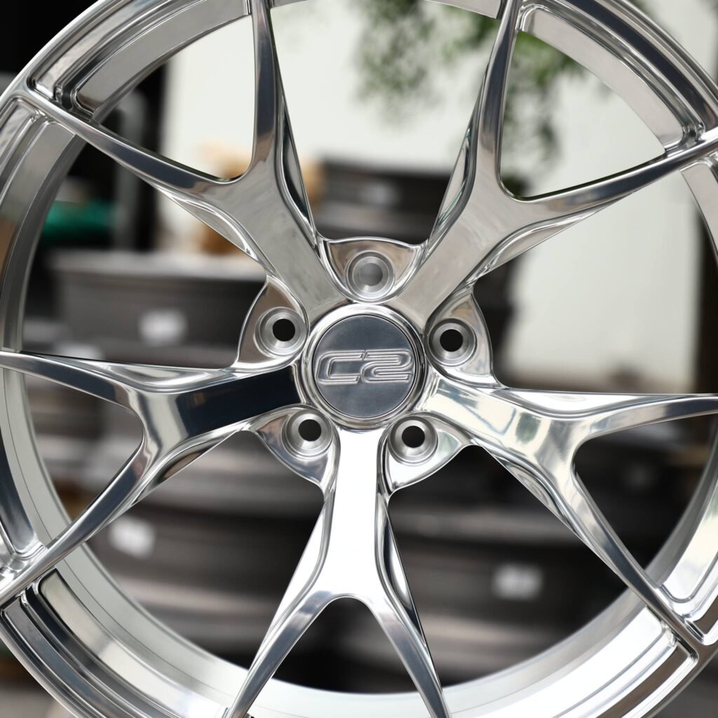 Lamborghini Huracan wheels – Chrome 5 Y-Spoke, lip and barrel detail