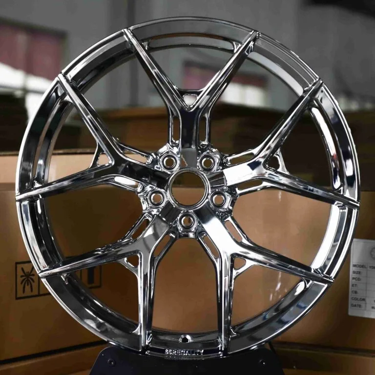 Porsche 911 wheels – Chrome 5 Y-Spoke Side-Milled, front view