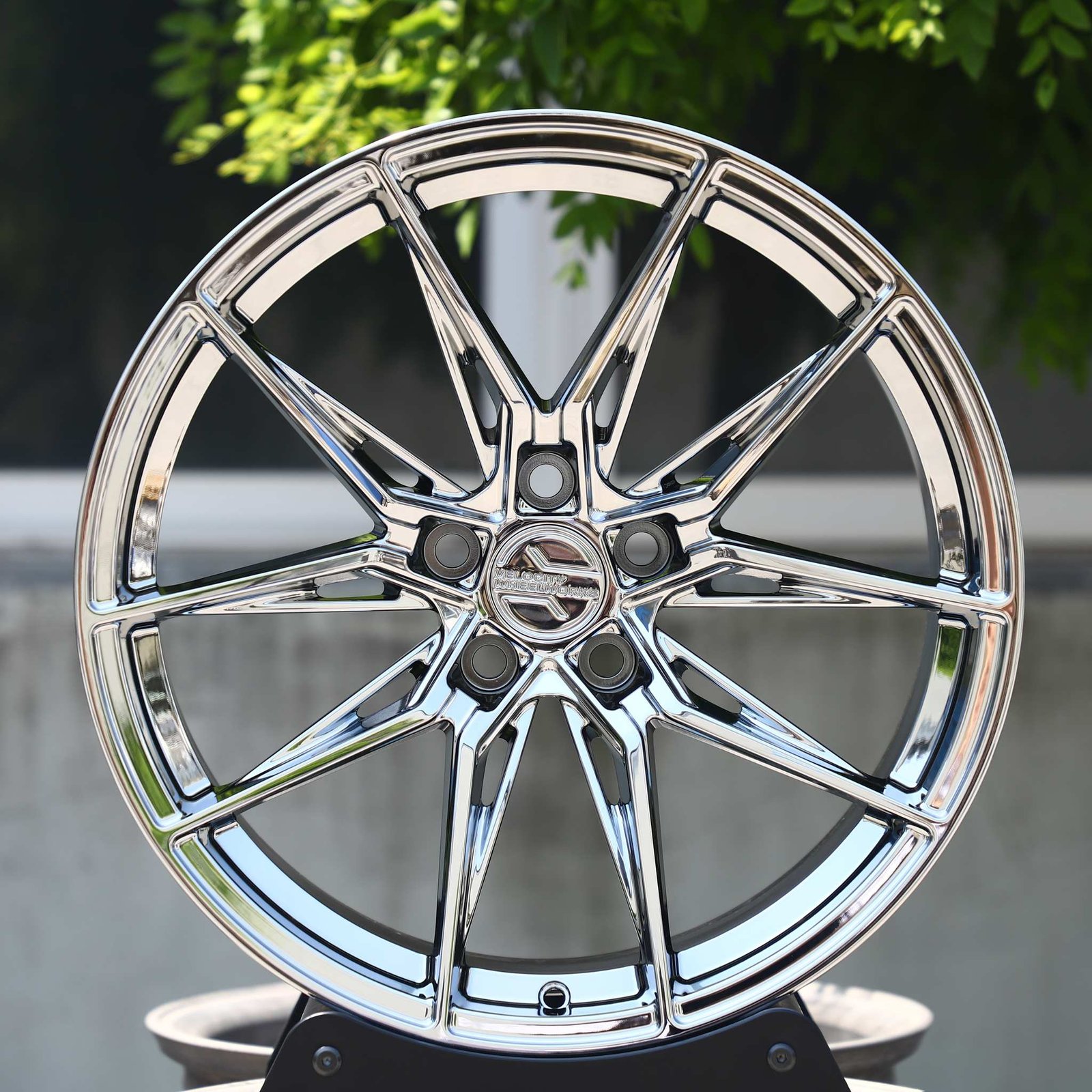 Porsche 911 wheels – Chrome 5 Y-Spoke Side-Milled, front view