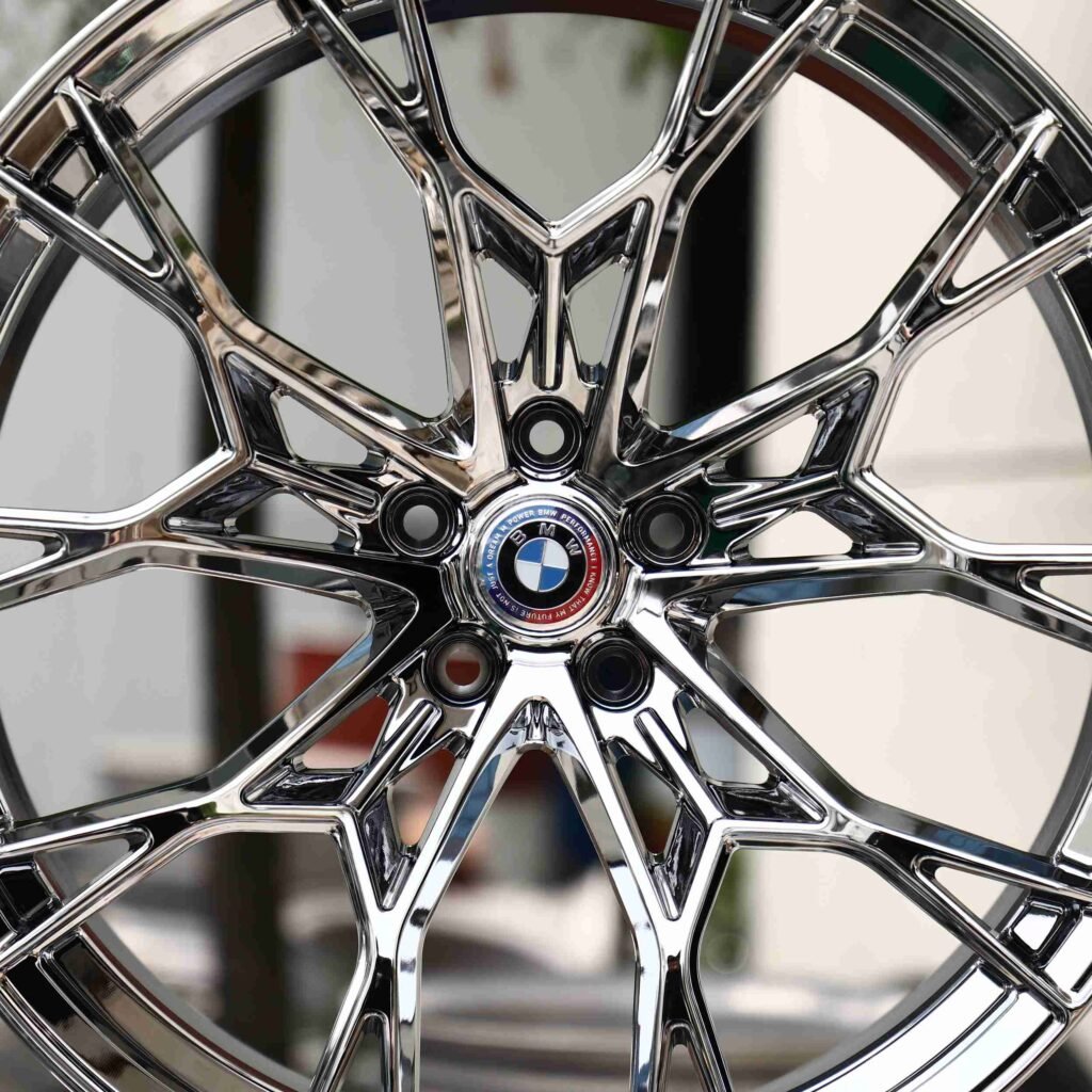 Lamborghini Huracan wheels – Chrome, lip and barrel detail