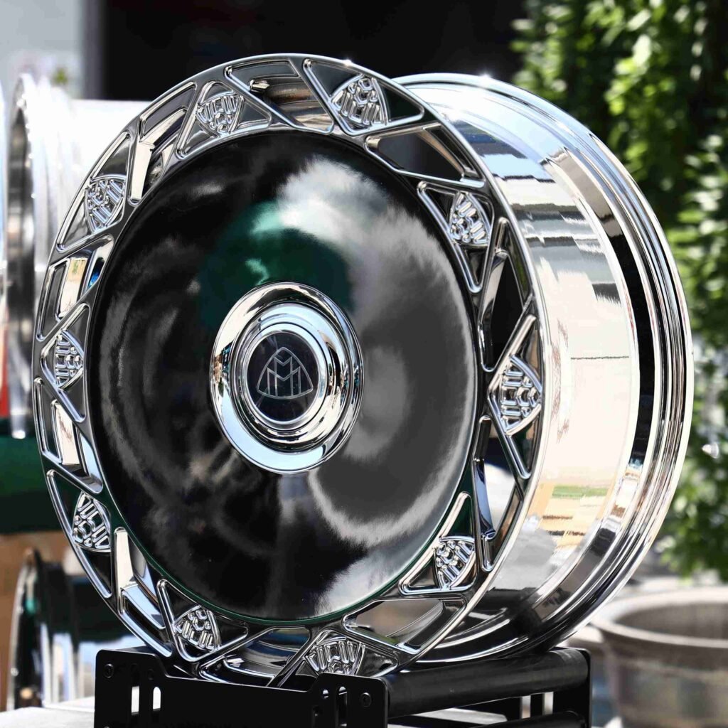 Mercedes-Benz E-Class wheels – Chrome, angled view