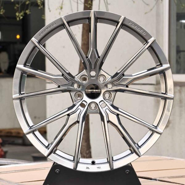BMW M2 G87 wheels – Chrome Silver / Metallic Gray 5 W-Spoke, front view
