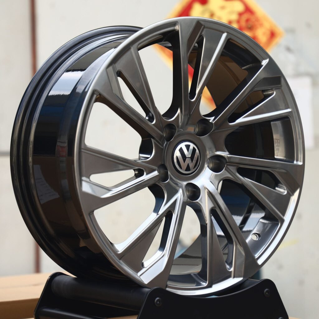 Volkswagen Passat wheels – Chrome Silver Split, angled view