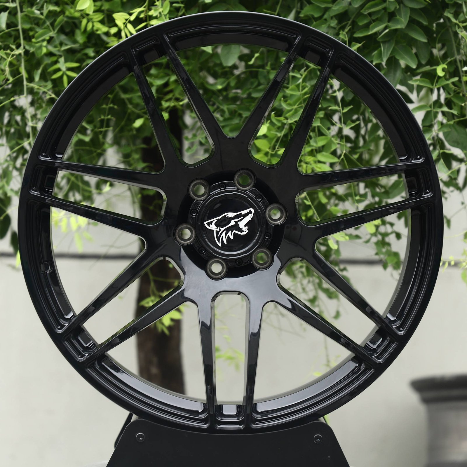 Ford Bronco wheels – Gloss Black Mesh Y-Spoke (Coyote-Style), front view