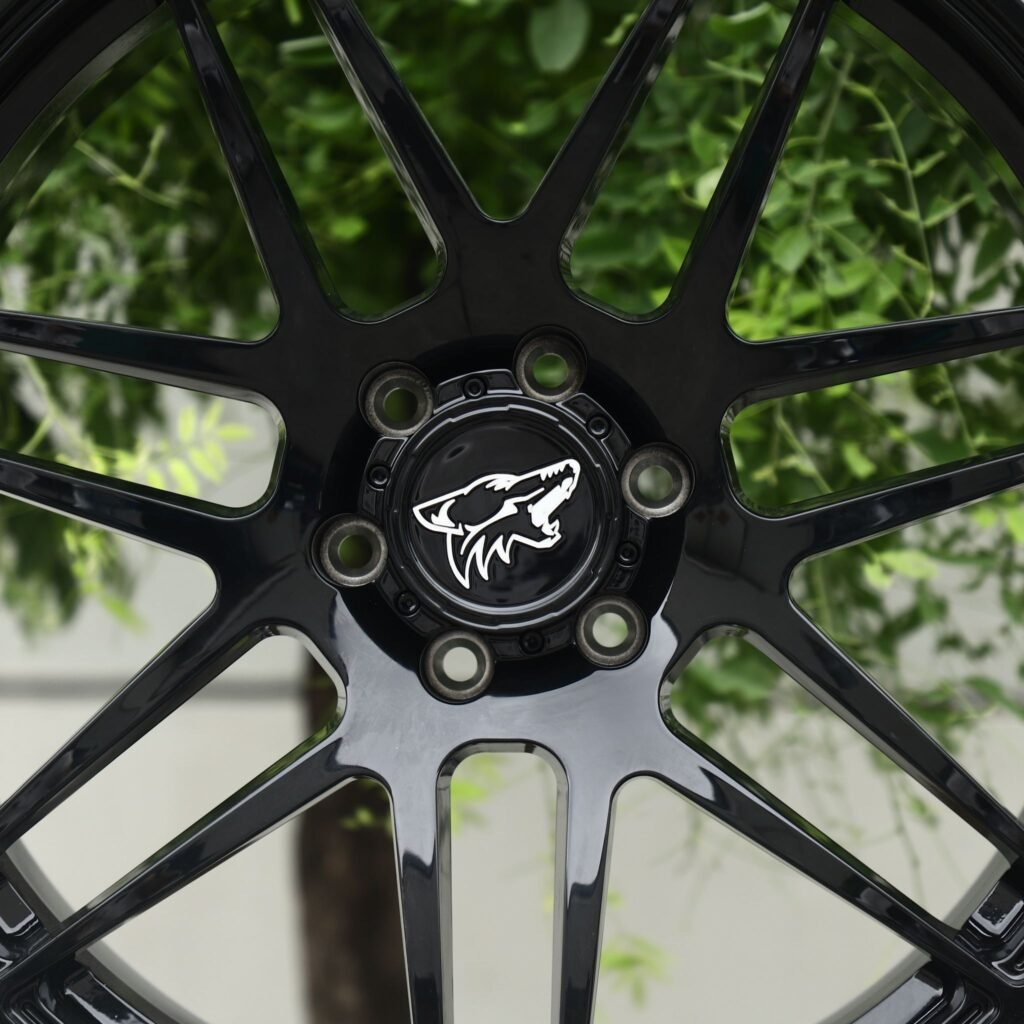 Toyota 4Runner wheels – Gloss Black Mesh Y-Spoke (Coyote-Style), lip and barrel detail