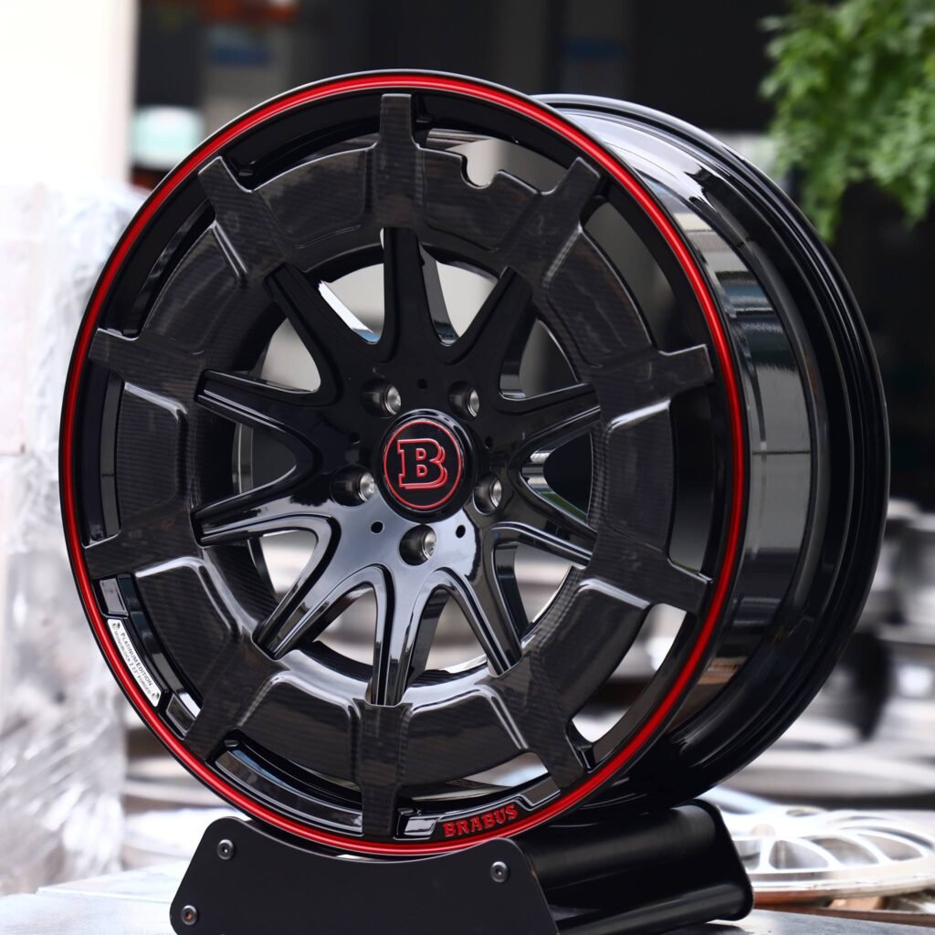 Land Rover Defender wheels – Custom Finish 10-Spoke Carbon Fibre, angled view