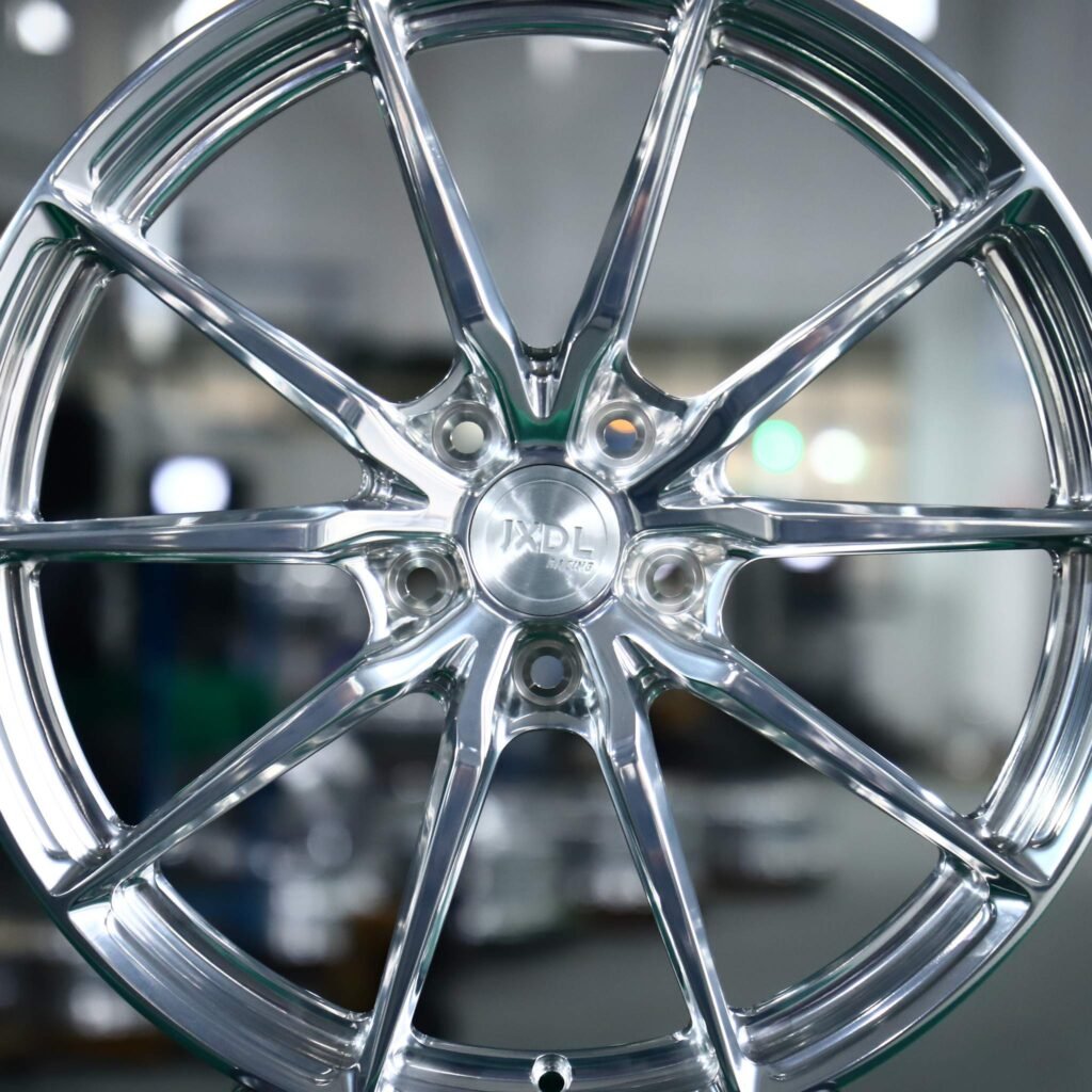 Lamborghini Huracan wheels – Custom Finish 10-Spoke Mirror Polished, lip and barrel detail