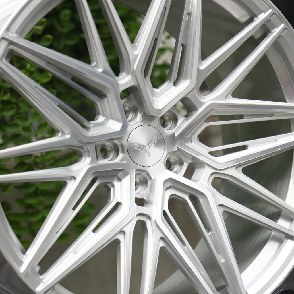 Ford Mustang S550 wheels – Custom Finish 10 Y-Spoke Petal Side-Milled Mirror Milled, lip and barrel detail