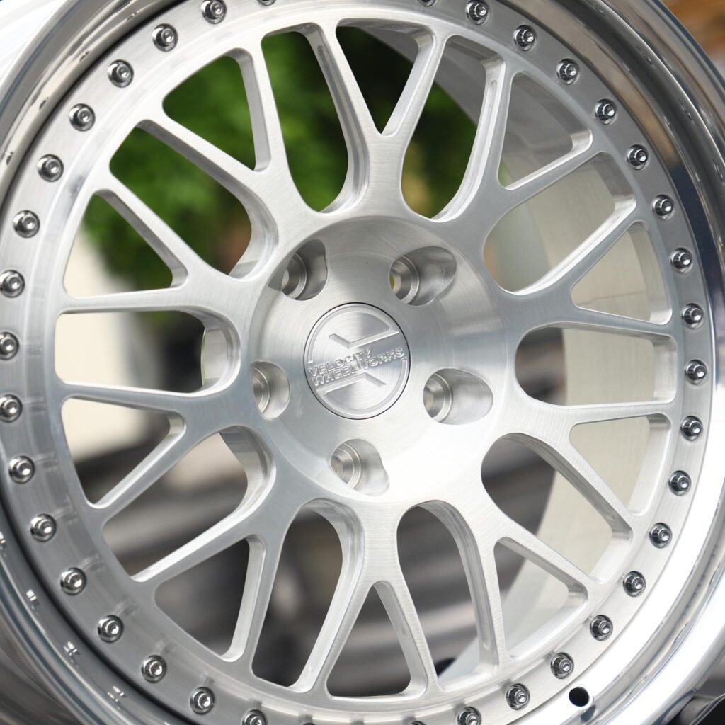 Audi A4 B9 wheels – Custom Finish 2-Piece 10 Y-Spoke Deep Lip, lip and barrel detail