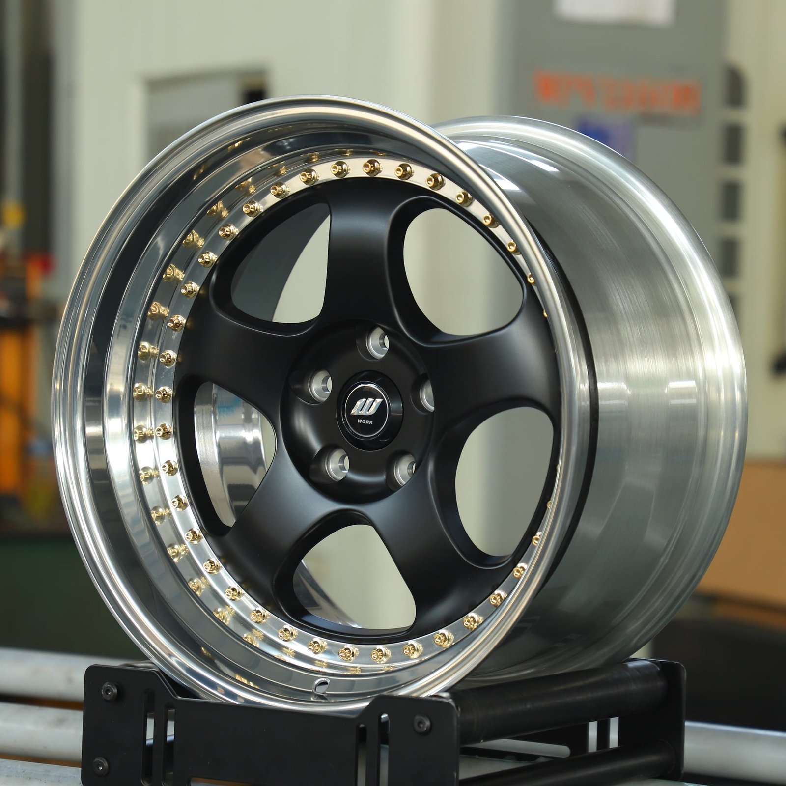 Audi A6 wheels – Custom Finish 2-Piece 5-Spoke Deep Lip, front view