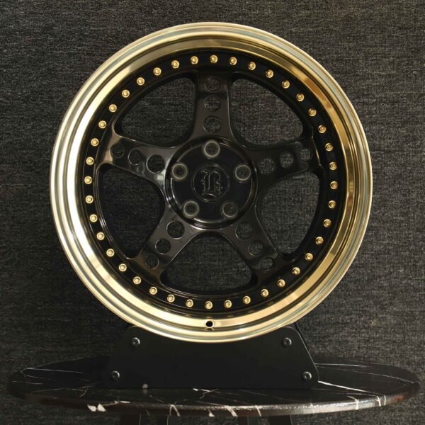Audi A6 wheels – Gloss Black 5-Spoke Gold-Lip, front view