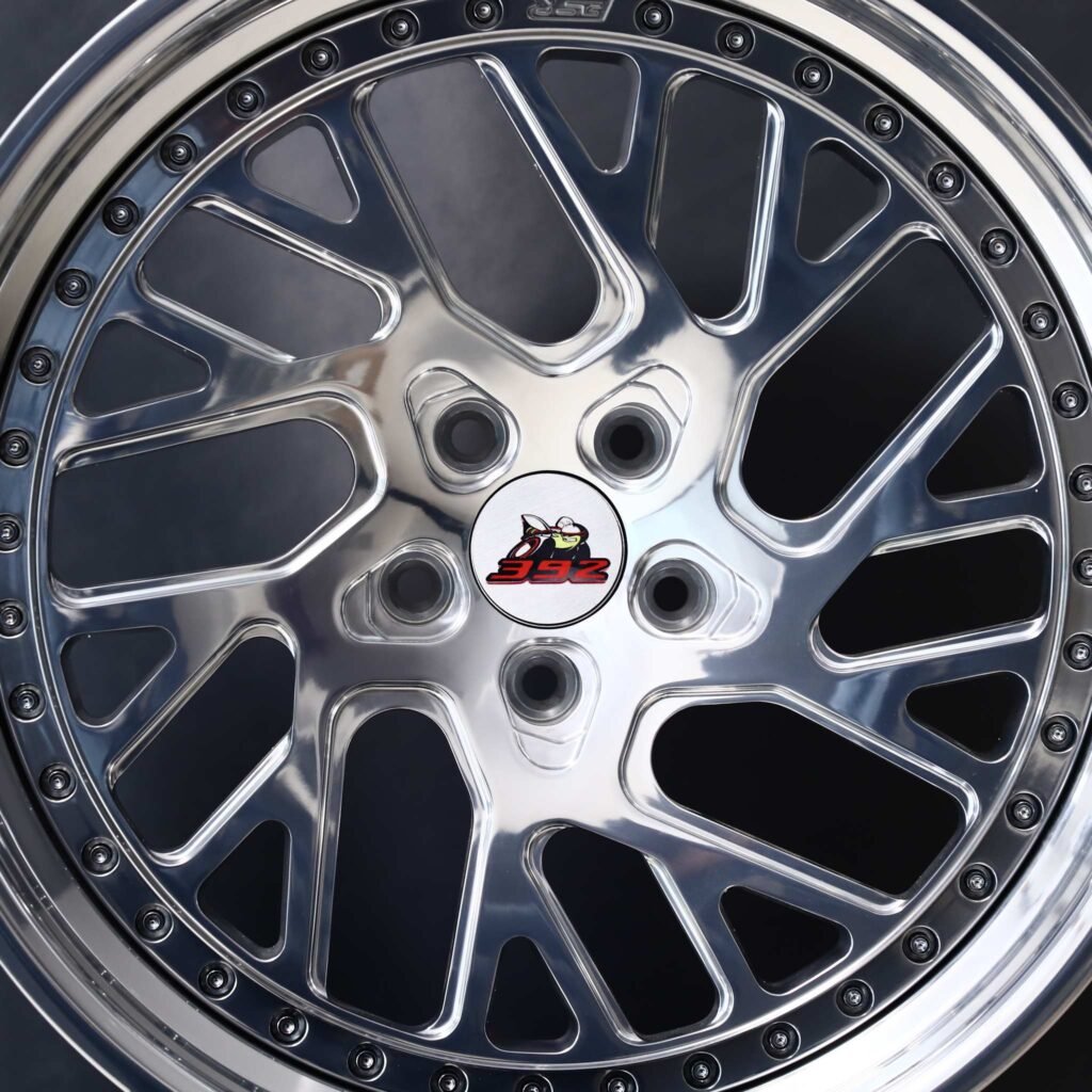 Dodge Challenger wheels – Custom Finish 2-Piece Deep Lip Mirror Polished (Dodge OEM-Style), lip and barrel detail