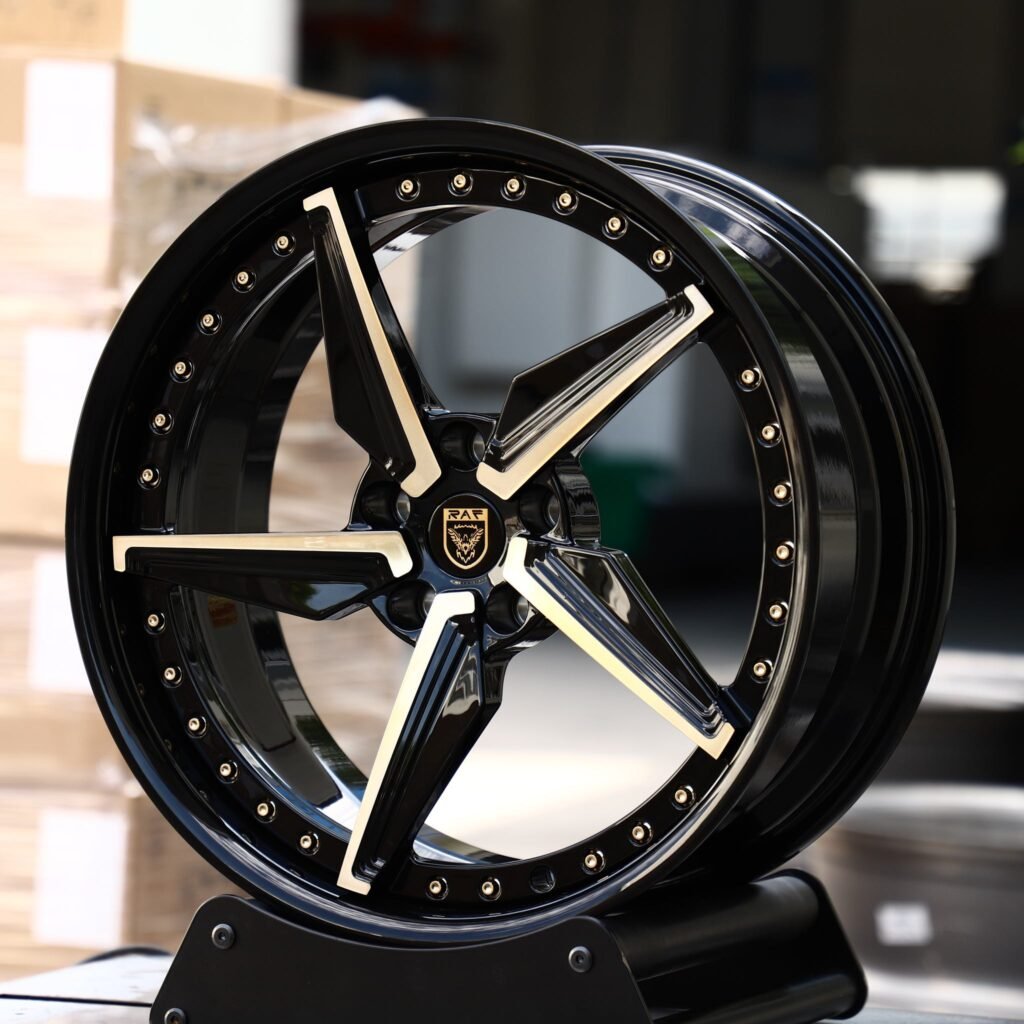 Audi A6 wheels – Custom Finish 2-Piece Directional Machined Face, front view