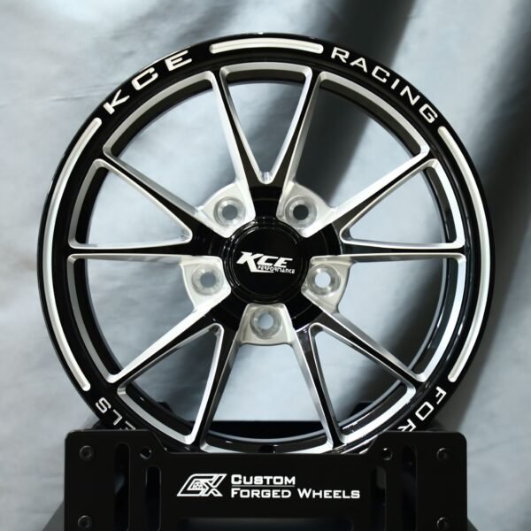 Ford Mustang wheels – Black / Machined 10 Split-Spoke Beadlock, front view
