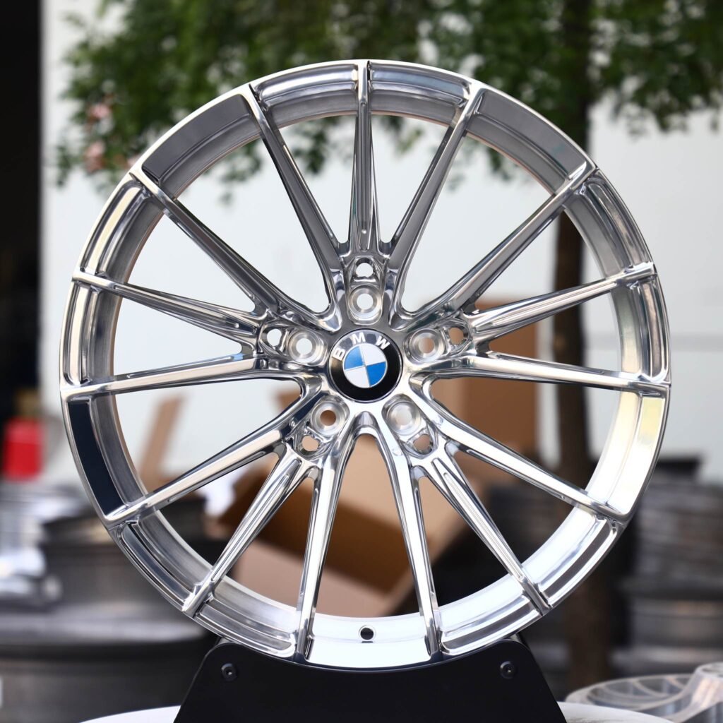 BMW M2 G87 wheels – Custom Finish 5 W-Spoke Mirror Polished, front view