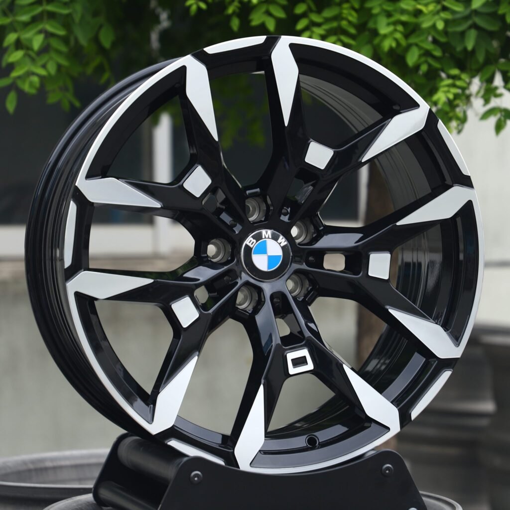 BMW M5 wheels – Custom Finish 5 Y-Spoke Machined Face, angled view