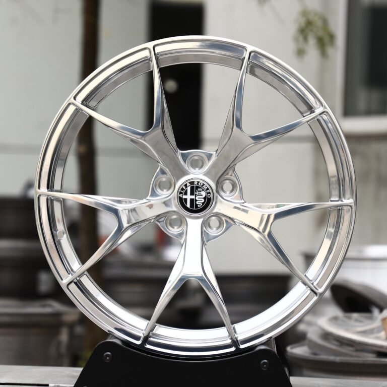 Alfa Romeo Giulia wheels – Custom Finish 5 Y-Spoke Mirror Polished, front view