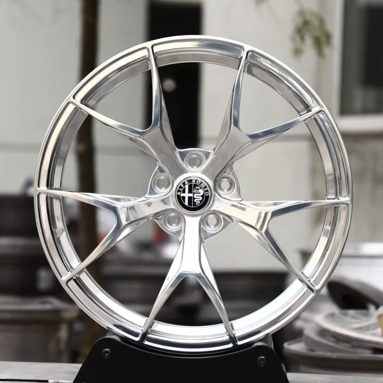 Alfa Romeo Giulia / Stelvio Forged Wheels – Silver 5 Y-Spoke Mirror Polished, front view