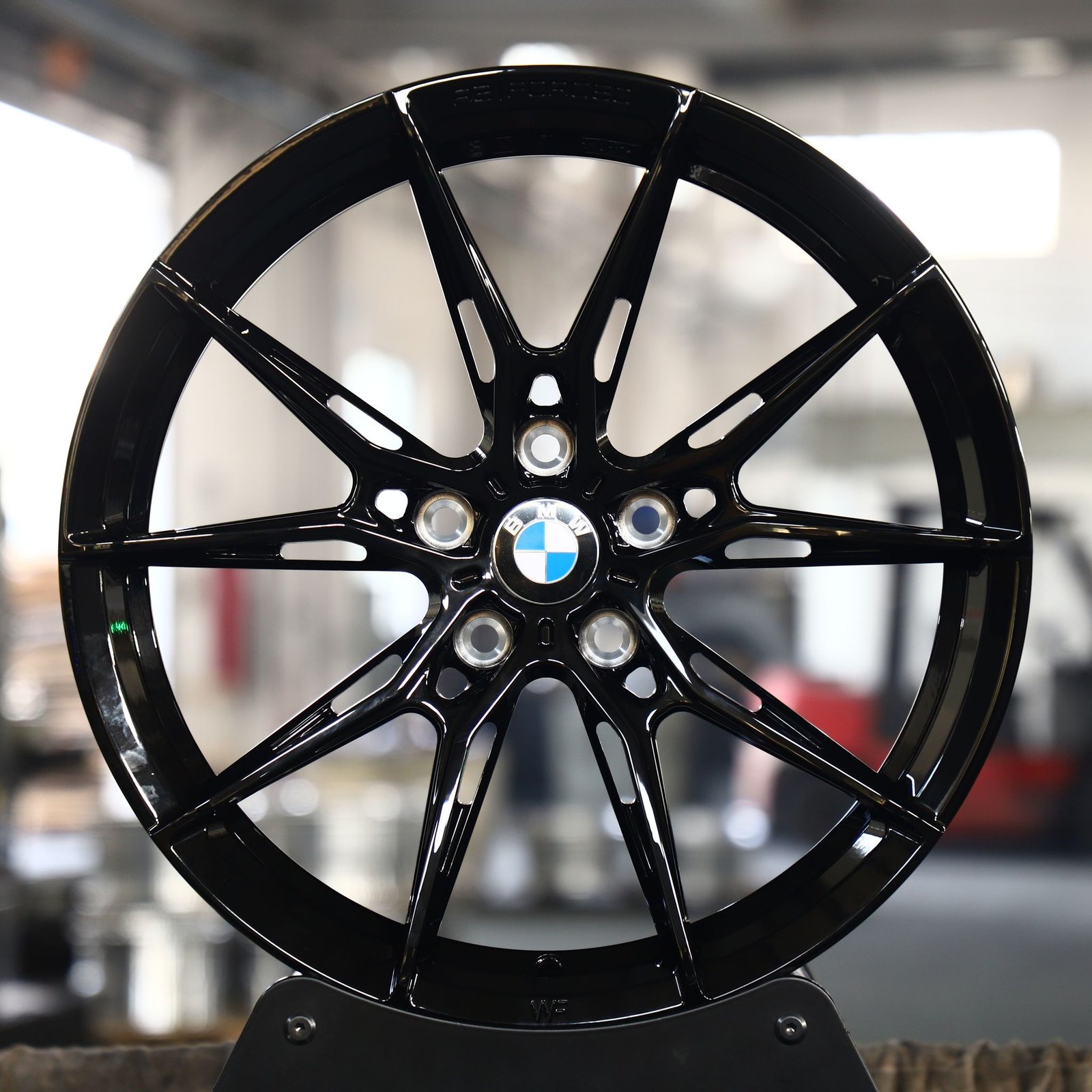 Porsche 911 wheels – Custom Finish 5 Y-Spoke Side-Milled Mirror Milled, front view