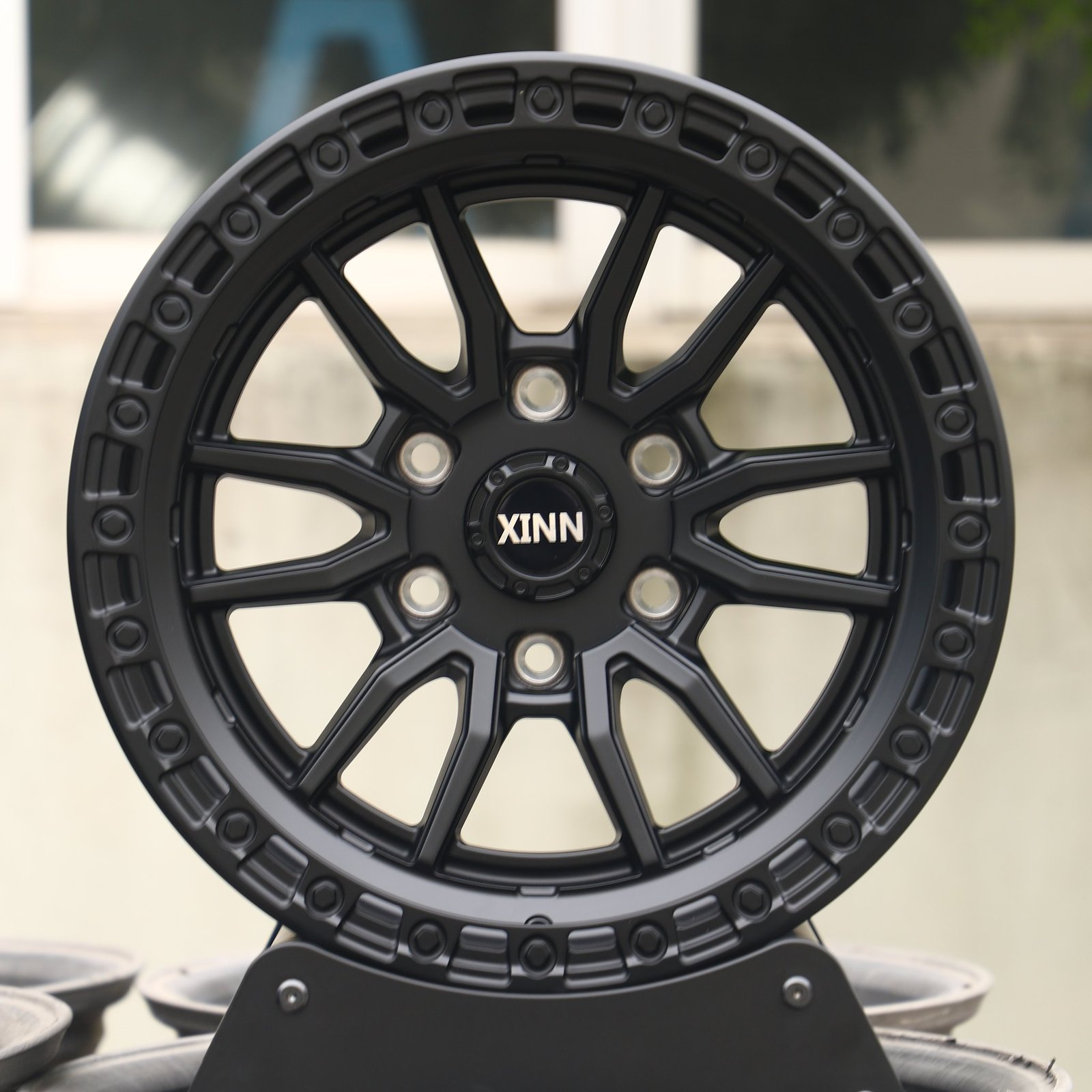 Toyota 4Runner wheels – Custom Finish 6 V-Spoke Exposed Bolt Detail, front view