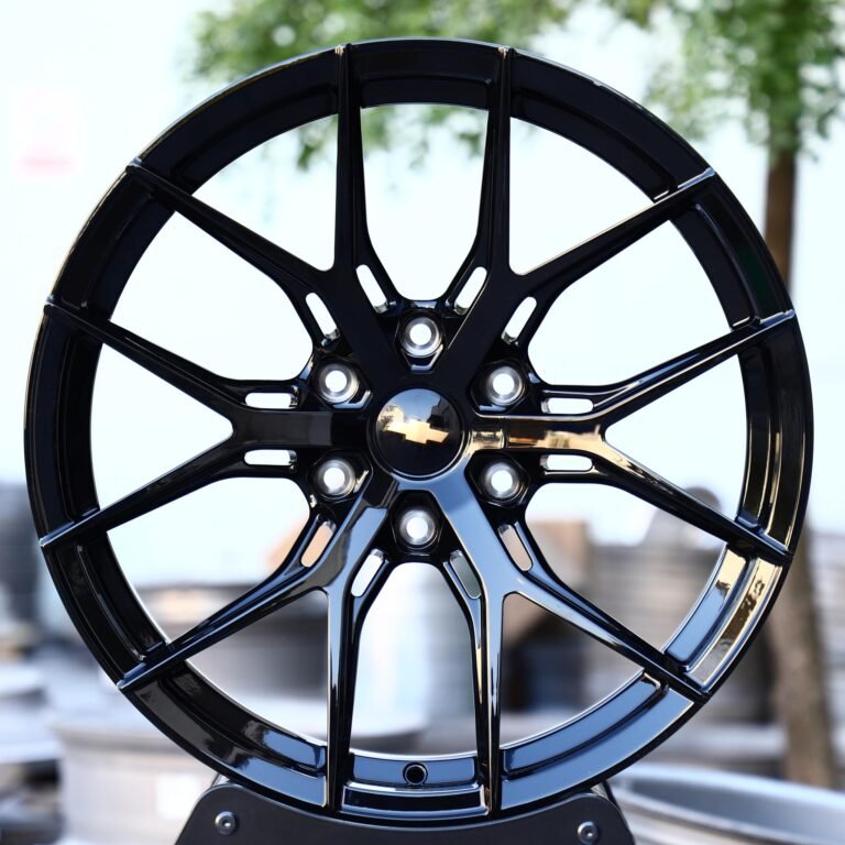Chevrolet Silverado wheels – Custom Finish 6 Y-Spoke Side-Milled Mirror Milled, front view