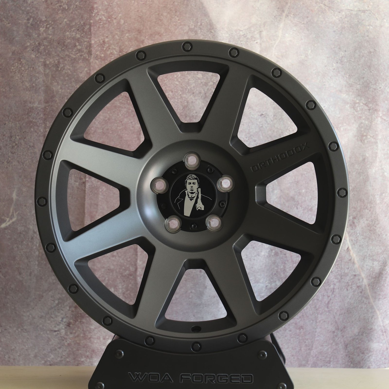Toyota 4Runner wheels – Custom Finish 8-Spoke Exposed Bolt Detail, front view