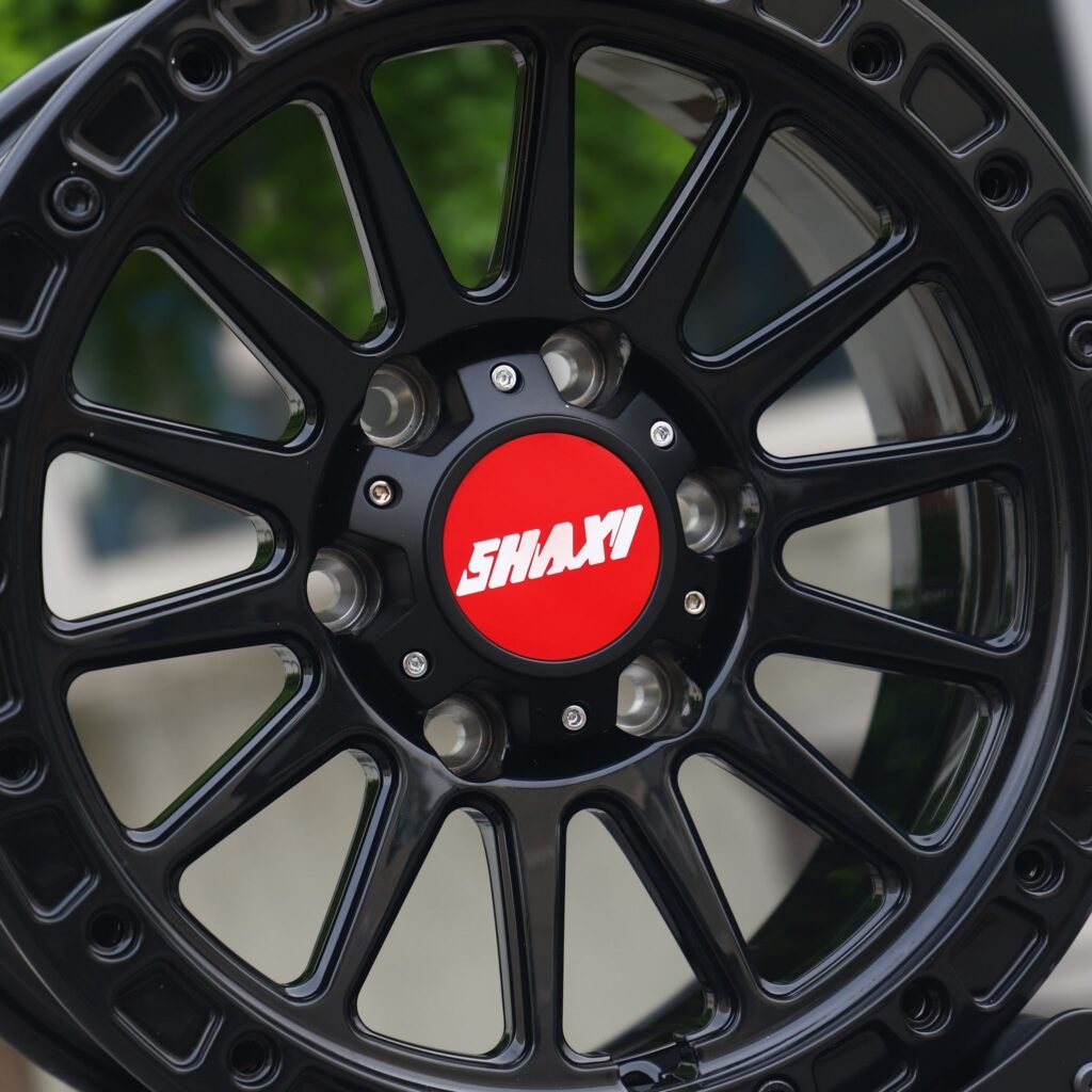 Chevrolet Silverado 1500 wheels – Custom Finish, lip and barrel detail