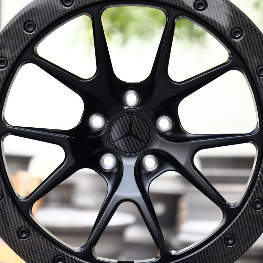 Audi A4 B9 wheels – Custom Finish Carbon Fibre, lip and barrel detail