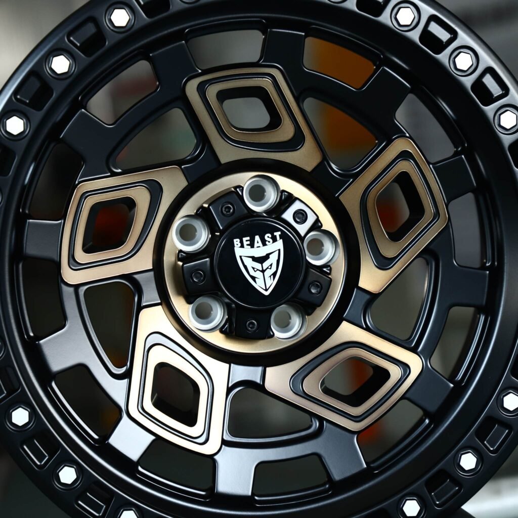 Chevrolet Silverado 1500 wheels – Custom Finish Deep Lip Exposed Bolt Detail, lip and barrel detail