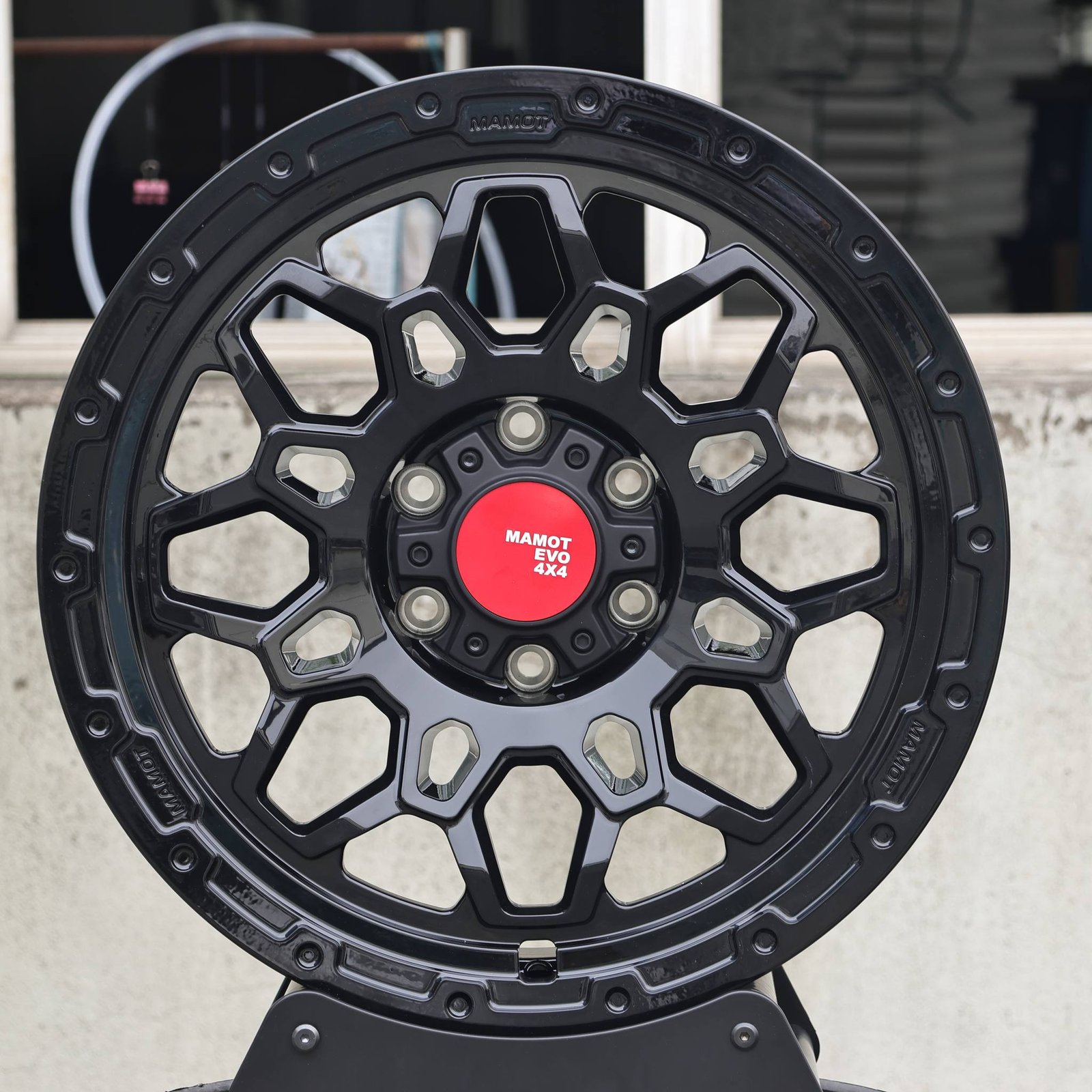 Toyota 4Runner wheels – Custom Finish Deep Lip Exposed Bolt Detail, front view