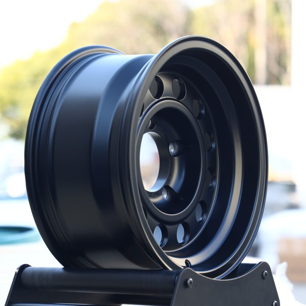 Chevrolet Silverado 1500 wheels – Custom Finish Deep Lip Full-Face, lip and barrel detail