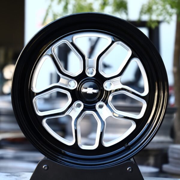 Chevrolet Silverado wheels – Black / Machined Deep Lip Mirror Milled (Chevrolet OEM-Style), front view